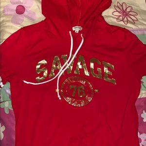 This shirt is an L for kids is very pretty 😍